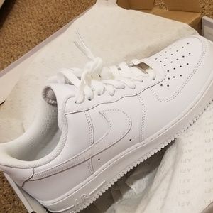 White Airforce 1s